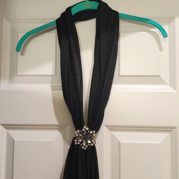 Paisley tunic, scarf and floral clip - Picture 9 of 9